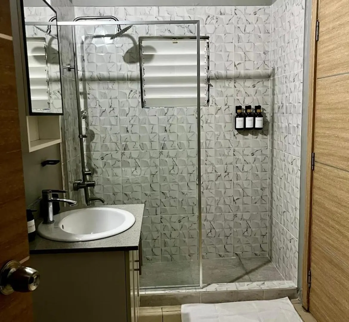 Classic Modern Vacation Stay 2Brd Portmore 0*,