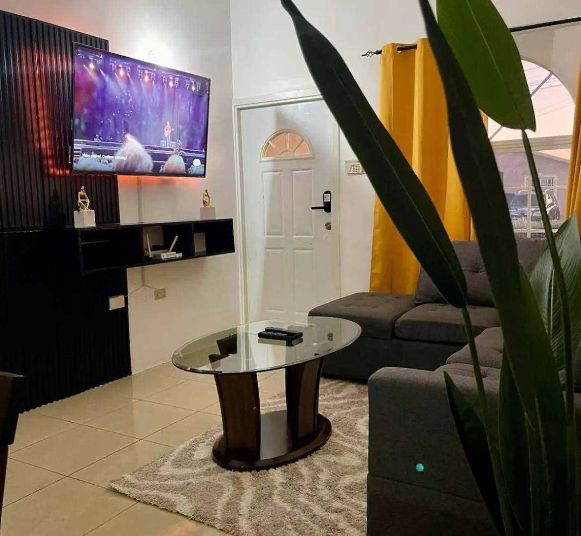 Classic Modern Vacation Stay 2Brd Portmore Holiday home
